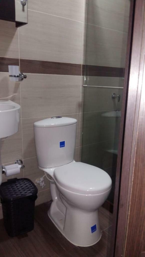 Hotel Giron Plaza Екстериор снимка